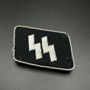A Right Collar Tab Runic for SS Officer